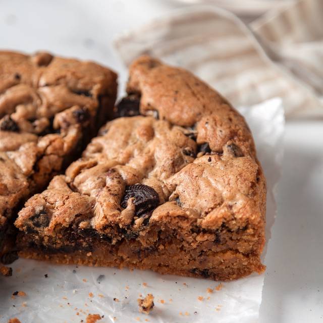 Delicious Homemade Oreo Cookie Bars by delaram